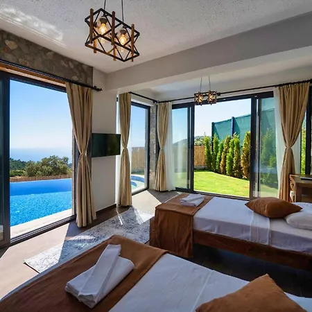 Pine Private Located In A Quiet And Picturesque Location فاراليا