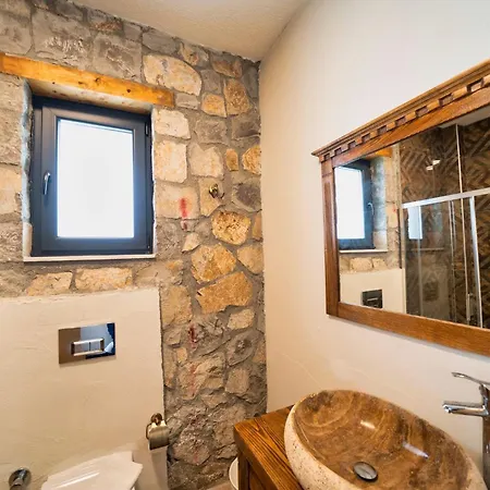 Pine Private Located In A Quiet And Picturesque Location فيلة *