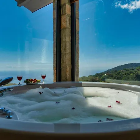 Villa Pine Private Located In A Quiet And Picturesque Location